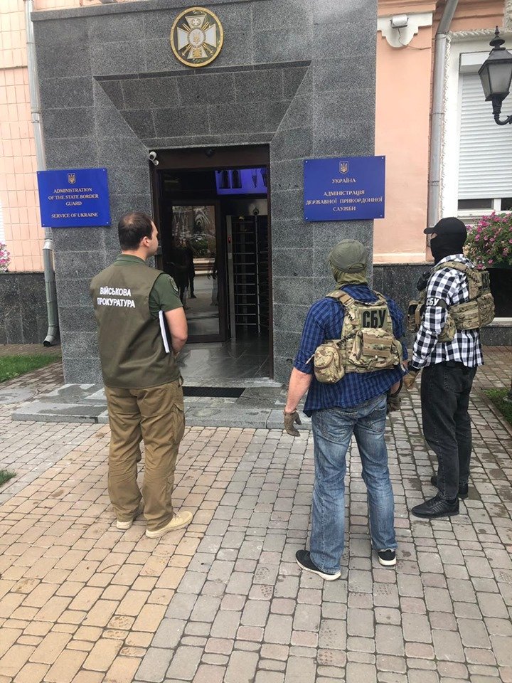 СБУ проводит обыски в Кабмине, ГФС, ГПС и Спецтехноэкспорте из-за хищения более 6 млн долларов