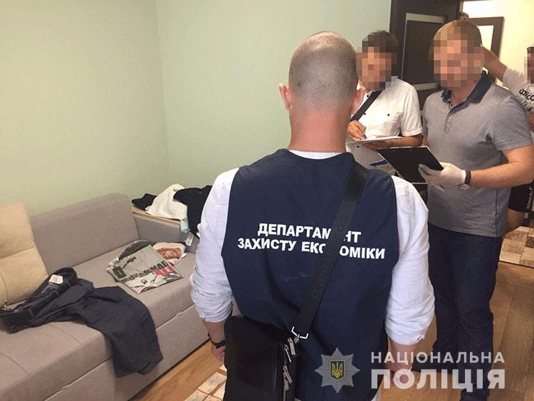 Сотрудники Закарпатской таможни брали взятки за экспорт и импорт товаров без растаможивания