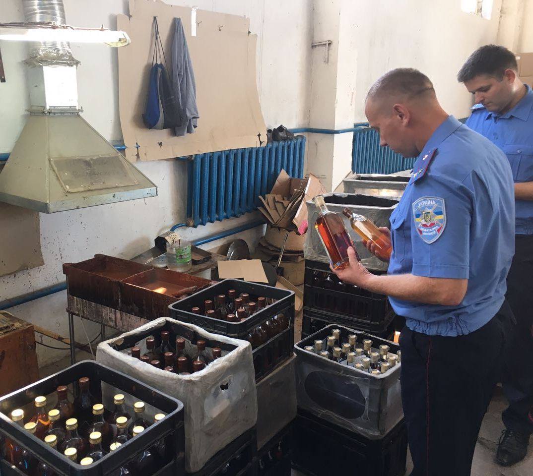 В 15 областях на заводах по производству алкоголя проводят обыски, - ГФС