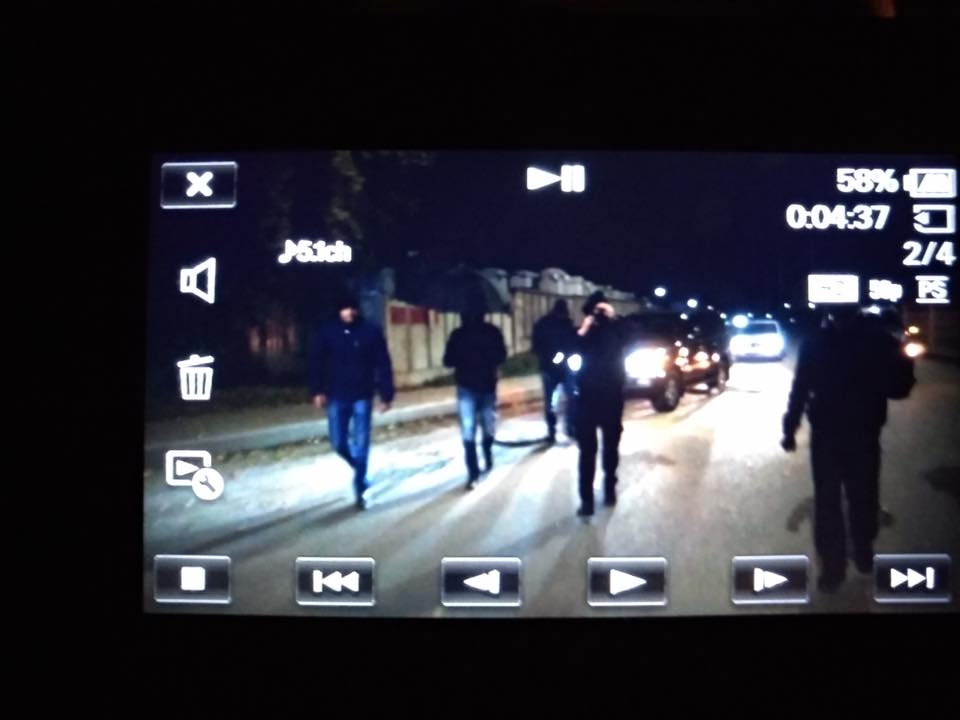 В аэропорту Киев неизвестные напали на журналистов Радио Свобода, снимавших прилет Медведчука