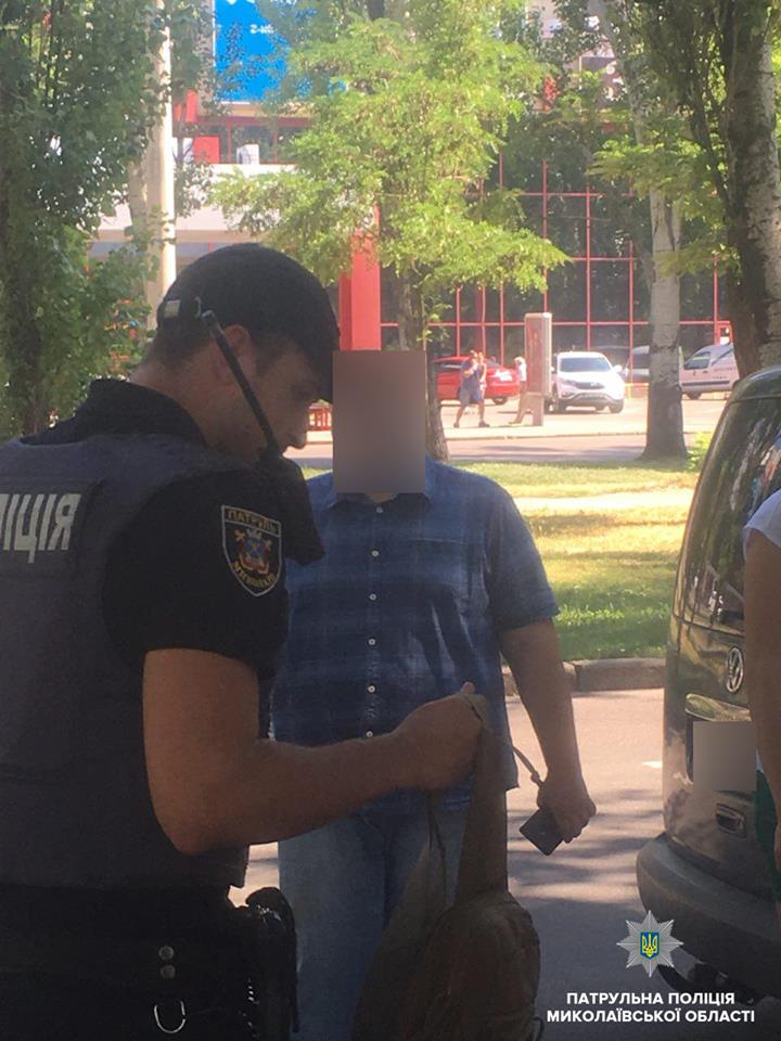 В центре Николаева водители устроили перестрелку на глазах у детей, ждущих автобус