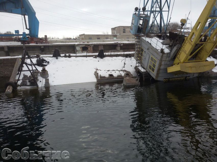 В Каменском в Днепр вылилось около 300 тонн мазута, - источник