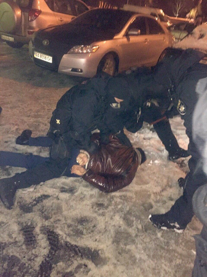 В Киеве задержали двух сотрудников ГСО, укравших коллекцию монет у главреда интернет-издания