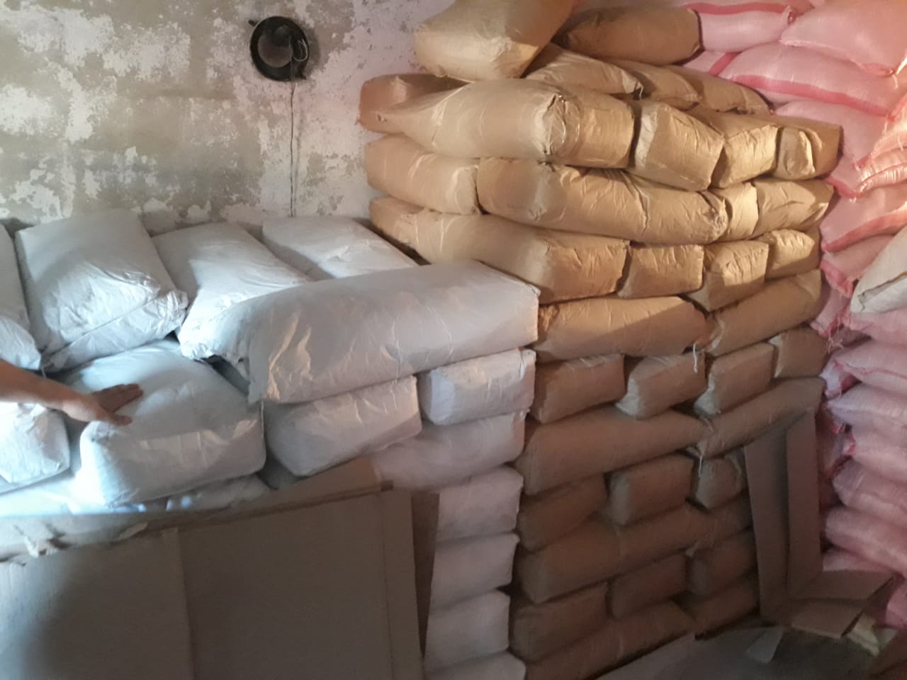 В Мариуполе раскрыли каналы поставок опиумного мака под крышей полицейских