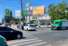 В Одессе грузовик наехал на пенсионерку: что с женщиной