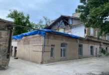 Дом на проспекте Шевченко в Одессе, который повредил дрон, остался без крыши
