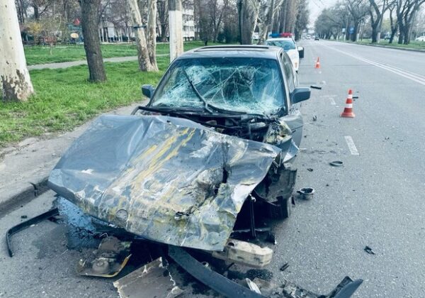 В Одессе столкнулись маршрутка и легковушка: есть пострадавшие В Одессе столкнулись маршрутка и легковушка: есть пострадавшие