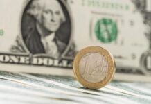 Курс валют в Украине 26 августа 2025: сколько стоит доллар и евро