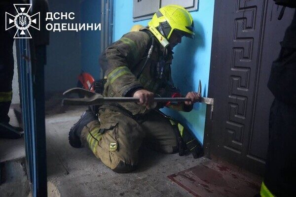 Взрыв в многоэтажке в Одессе: пострадала женщина