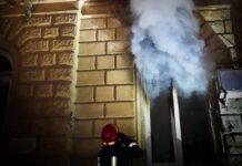 В центре Одессы горела квартира: пострадала женщина, среди спасенных ребенок