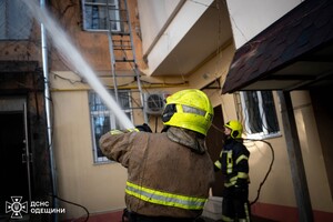 В центре Одессы горел жилой дом: последствия возгорания В центре Одессы горел жилой дом: последствия возгорания