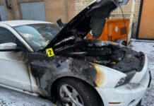 В центре Одессы горел Ford Mustang: кто и зачем поджег элитное авто