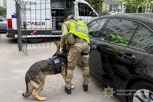 Взрывчатка на дверце: в Одессе хотели подорвать автомобиль предпринимателя Взрывчатка на дверце: в Одессе хотели подорвать автомобиль предпринимателя