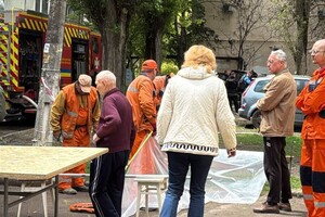 РФ атаковала Одессу дронами: обломки БпЛА упали на дом, пострадали люди (обновлено) РФ атаковала Одессу дронами: обломки БпЛА упали на дом, пострадали люди (обновлено)
